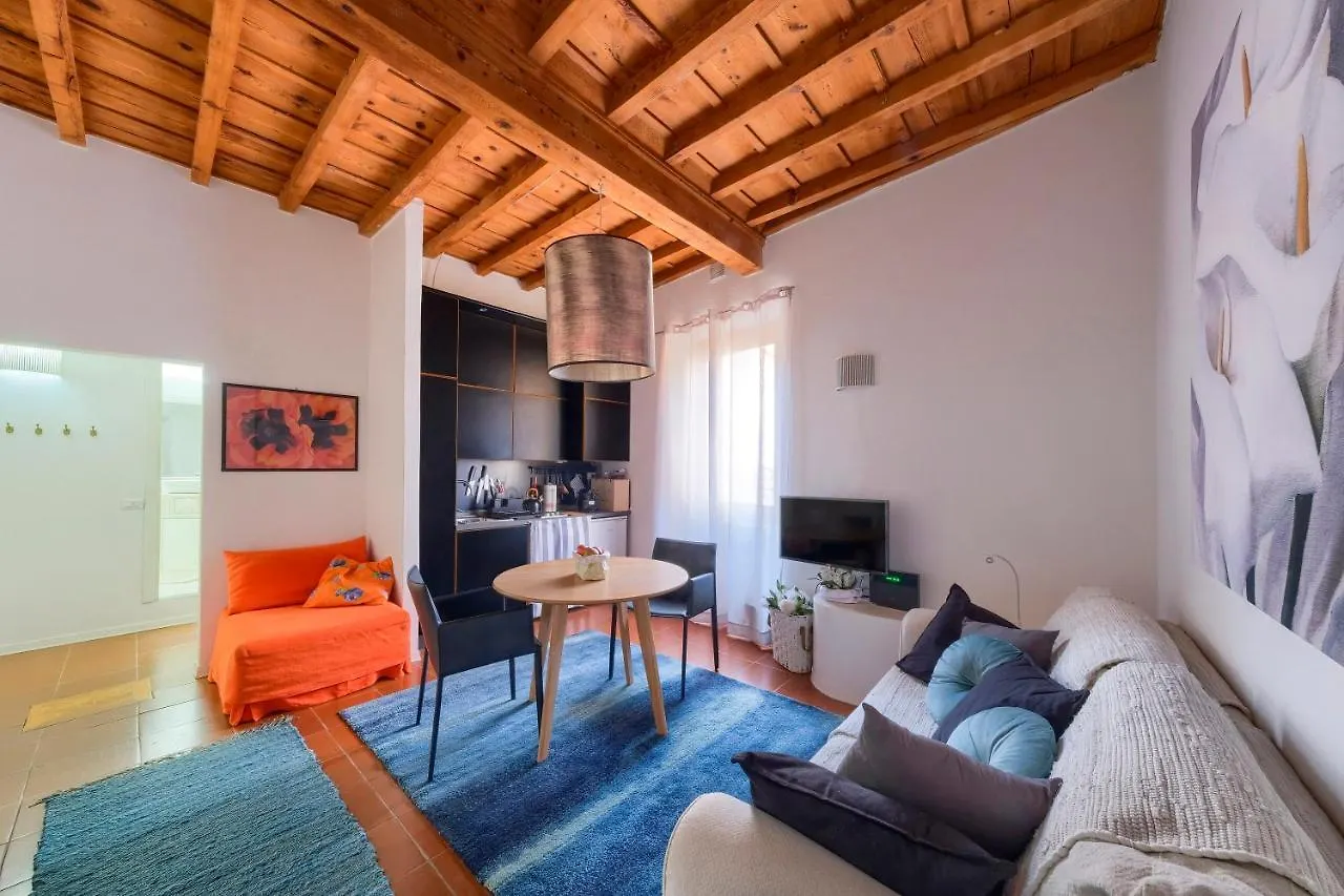 Apartment Florence By Frances Italy